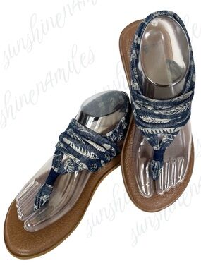 SANUK 2 Denim Blue / White Feather Pattern Yoga Slingback Strap Thong-Toe Sandal